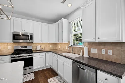 6220 Amber Bluffs Crescent Raleigh NC 27616