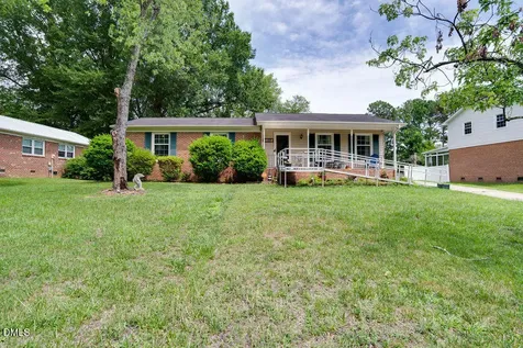 1912 Middlewood Court High Point NC 27265