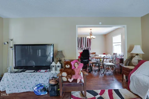 1912 Middlewood Court High Point NC 27265