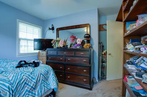 1912 Middlewood Court High Point NC 27265