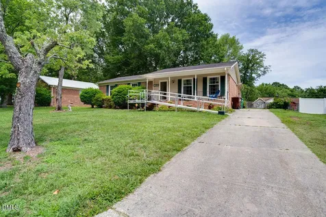 1912 Middlewood Court High Point NC 27265