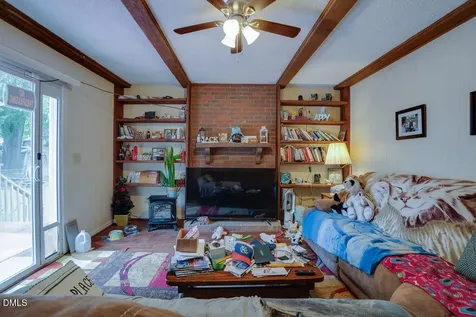 1912 Middlewood Court High Point NC 27265