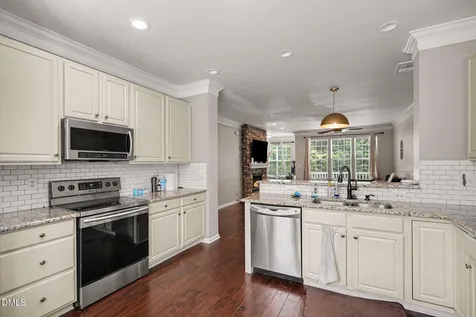 5453 Crescentview Parkway Raleigh NC 27606