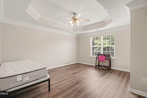 5453 Crescentview Parkway Raleigh NC 27606