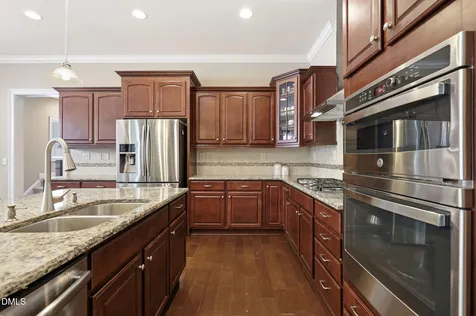 512 Slate Creek Place Cary NC 27519