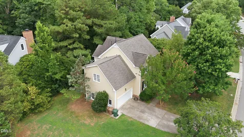 101 Plumtree Way Cary NC 27518