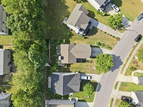 4232 Dalcross Road Raleigh NC 27610