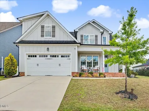 2907 Meadow Bluffs Way Fuquay Varina NC 27526