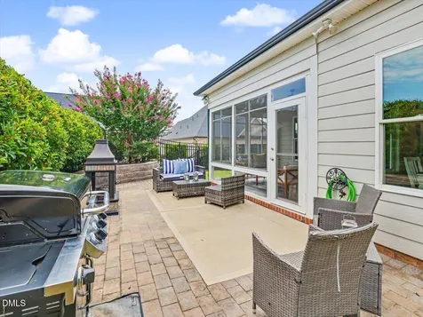 2907 Meadow Bluffs Way Fuquay Varina NC 27526