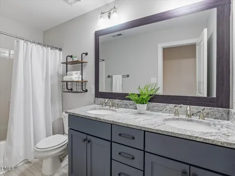 2907 Meadow Bluffs Way Fuquay Varina NC 27526