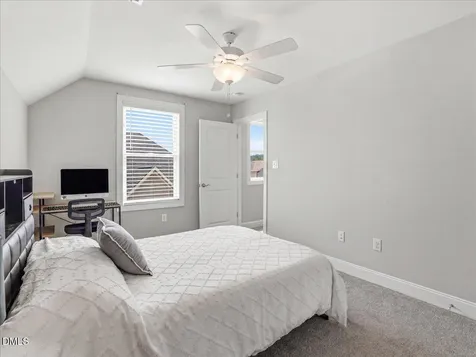 2907 Meadow Bluffs Way Fuquay Varina NC 27526