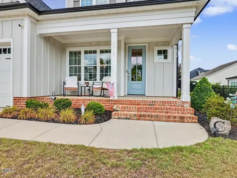 2907 Meadow Bluffs Way Fuquay Varina NC 27526