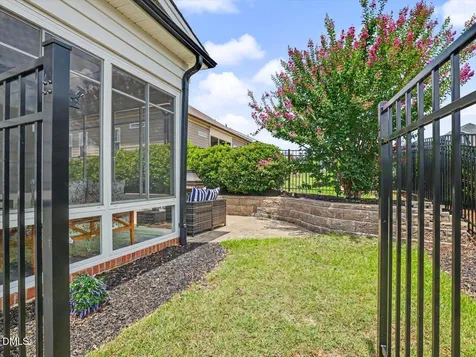 2907 Meadow Bluffs Way Fuquay Varina NC 27526