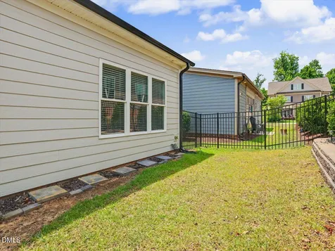 2907 Meadow Bluffs Way Fuquay Varina NC 27526