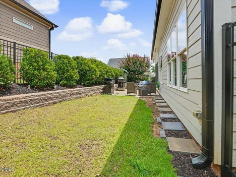 2907 Meadow Bluffs Way Fuquay Varina NC 27526