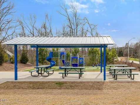 2907 Meadow Bluffs Way Fuquay Varina NC 27526