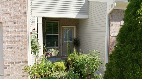 734 Davenbury Way Cary NC 27513