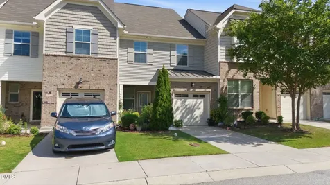 734 Davenbury Way Cary NC 27513