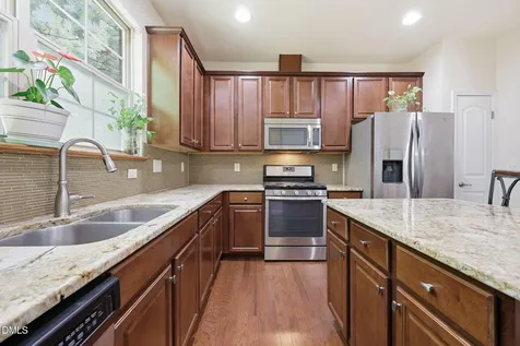 734 Davenbury Way Cary NC 27513