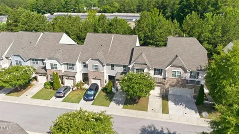 734 Davenbury Way Cary NC 27513