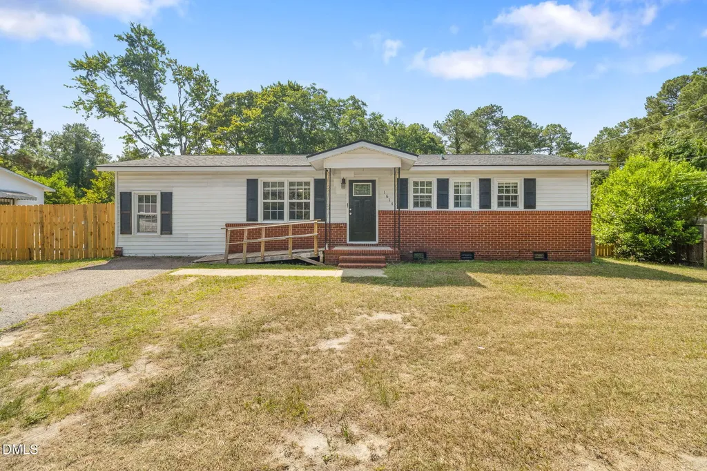 1614 Gardenia Avenue Fayetteville NC 28311