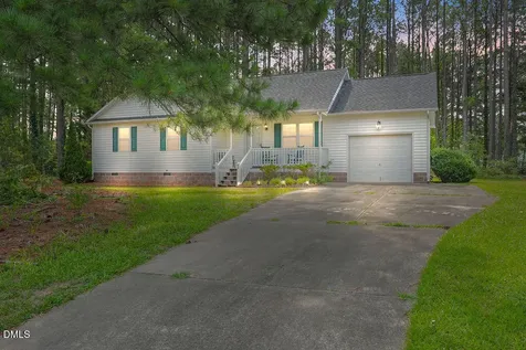 48 Hammerstone Drive Fuquay Varina NC 27526