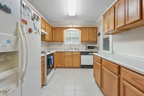 48 Hammerstone Drive Fuquay Varina NC 27526