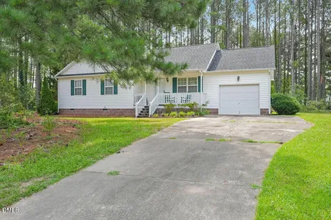 48 Hammerstone Drive Fuquay Varina NC 27526