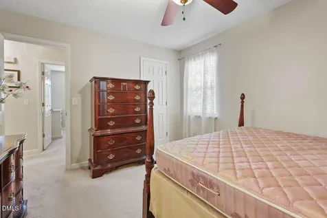 48 Hammerstone Drive Fuquay Varina NC 27526