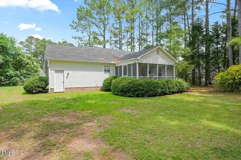 48 Hammerstone Drive Fuquay Varina NC 27526