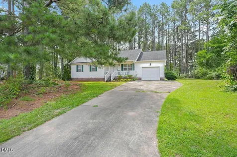 48 Hammerstone Drive Fuquay Varina NC 27526
