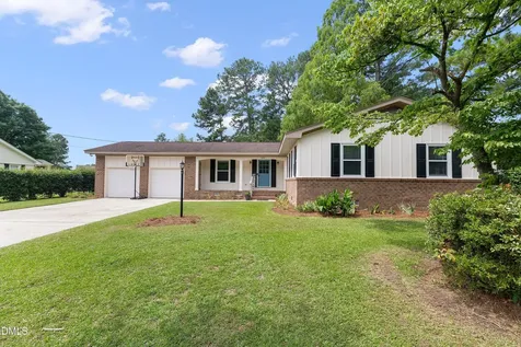 1002 E Maplewood Drive Benson NC 27504