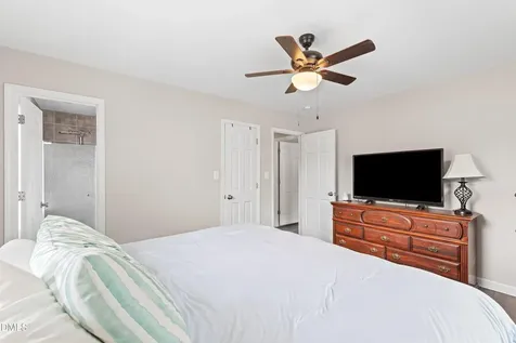 1002 E Maplewood Drive Benson NC 27504