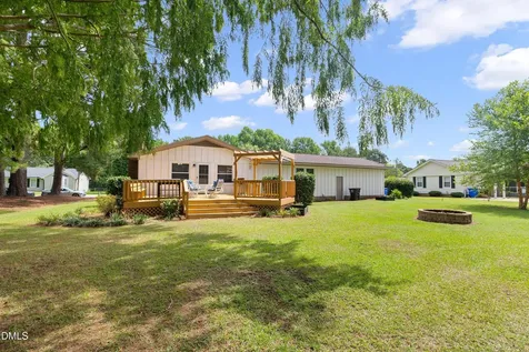 1002 E Maplewood Drive Benson NC 27504