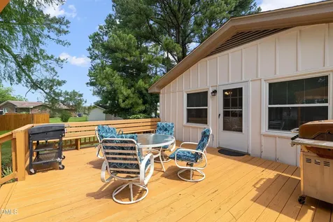 1002 E Maplewood Drive Benson NC 27504