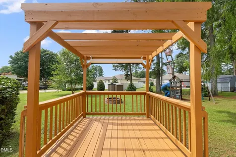 1002 E Maplewood Drive Benson NC 27504