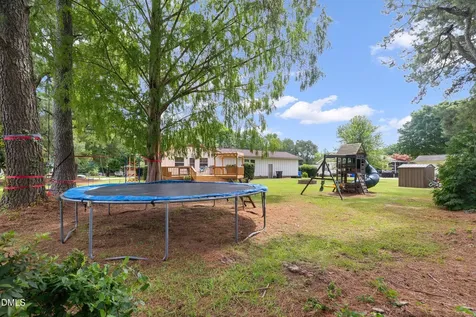 1002 E Maplewood Drive Benson NC 27504
