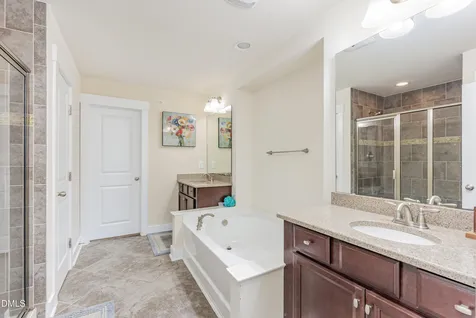 9202 Giralda Walk Raleigh NC 27617