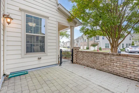 9202 Giralda Walk Raleigh NC 27617