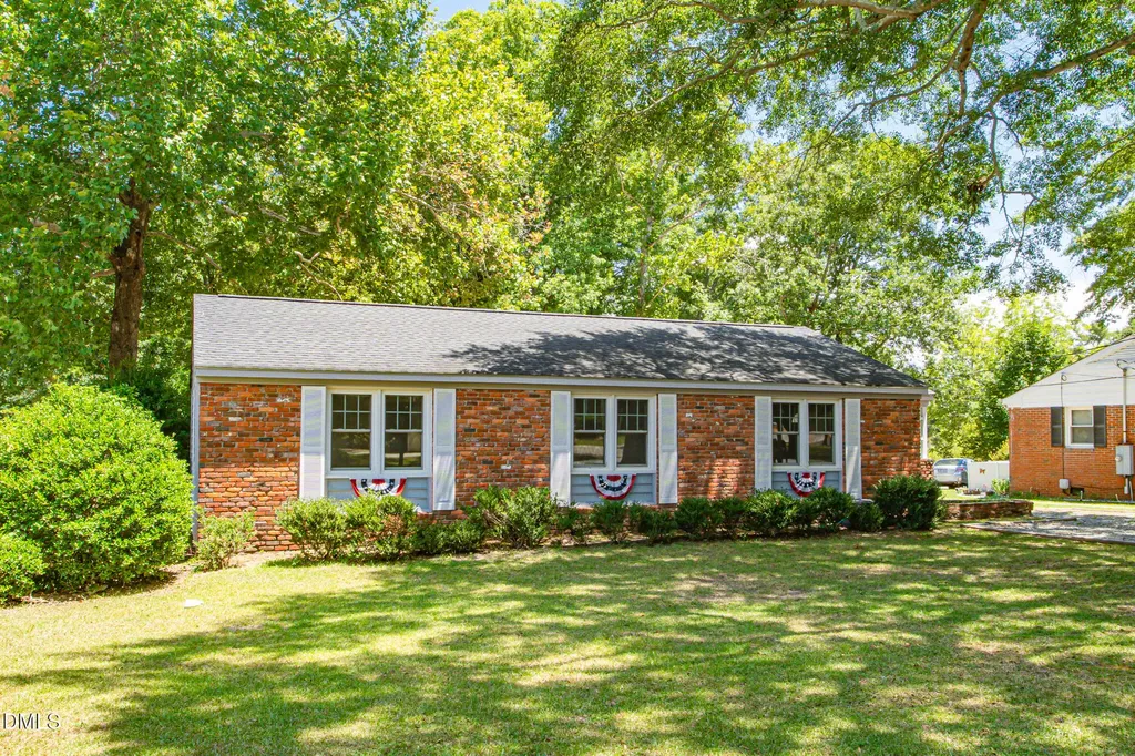 311 Woodland Drive Fuquay Varina NC 27526
