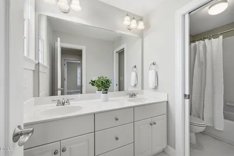 215 Lansbrooke Lane Apex NC 27502