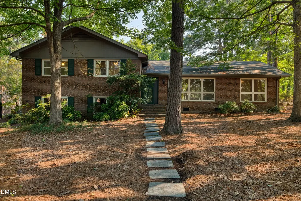 4900 Larchmont Drive Raleigh NC 27612