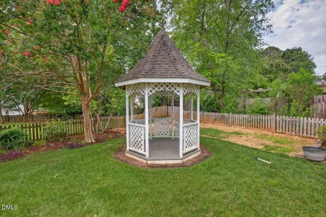 6125 Iris Drive Raleigh NC 27612