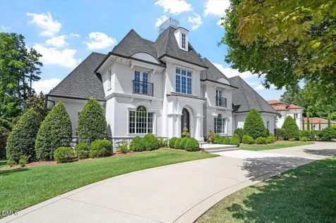 1015 Venetian Court Cary NC 27518