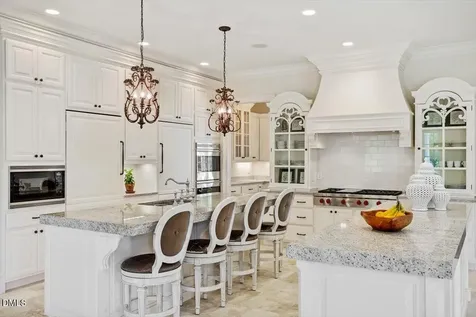 1015 Venetian Court Cary NC 27518
