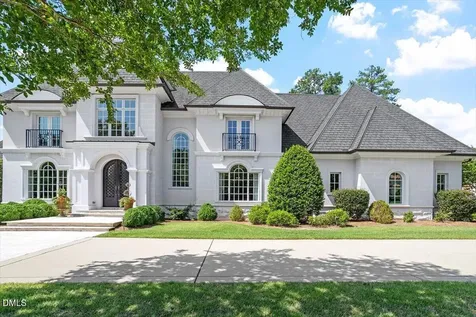 1015 Venetian Court Cary NC 27518
