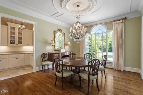 1015 Venetian Court Cary NC 27518