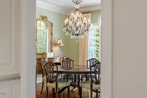 1015 Venetian Court Cary NC 27518