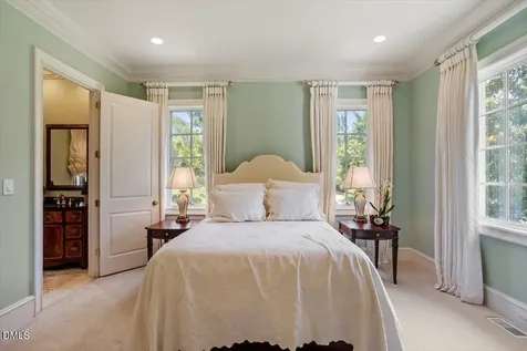 1015 Venetian Court Cary NC 27518