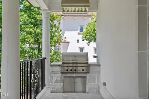 1015 Venetian Court Cary NC 27518